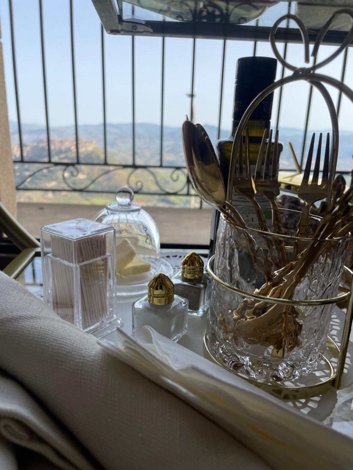 ホテル Dimora Del Duomo エンナ エクステリア 写真