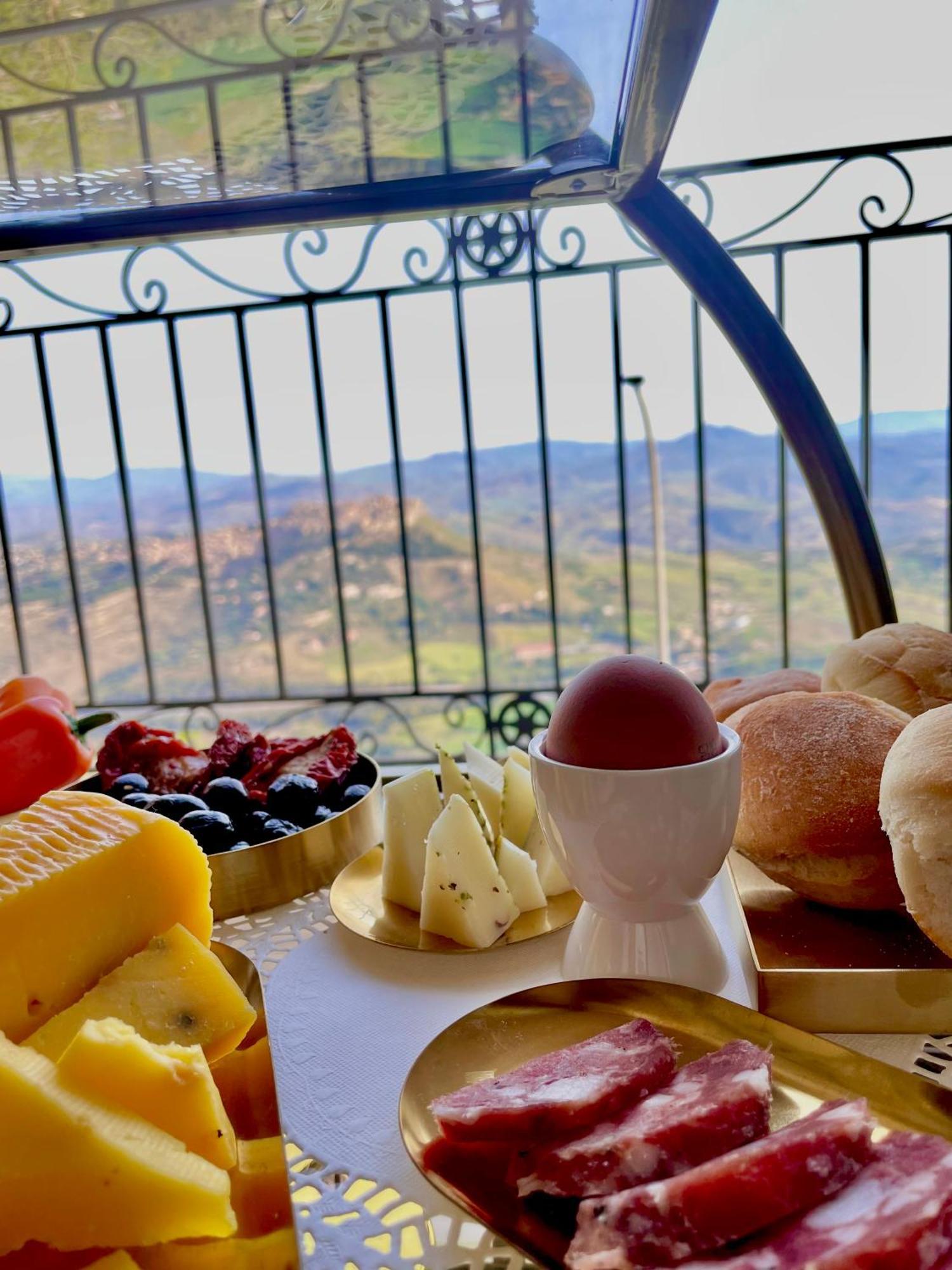 ホテル Dimora Del Duomo エンナ エクステリア 写真